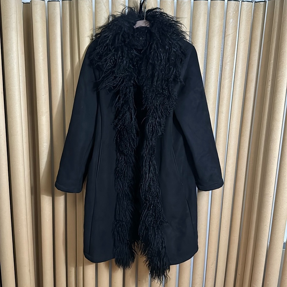 Dana Buchman Vintage All Black lined jacket with fur trim